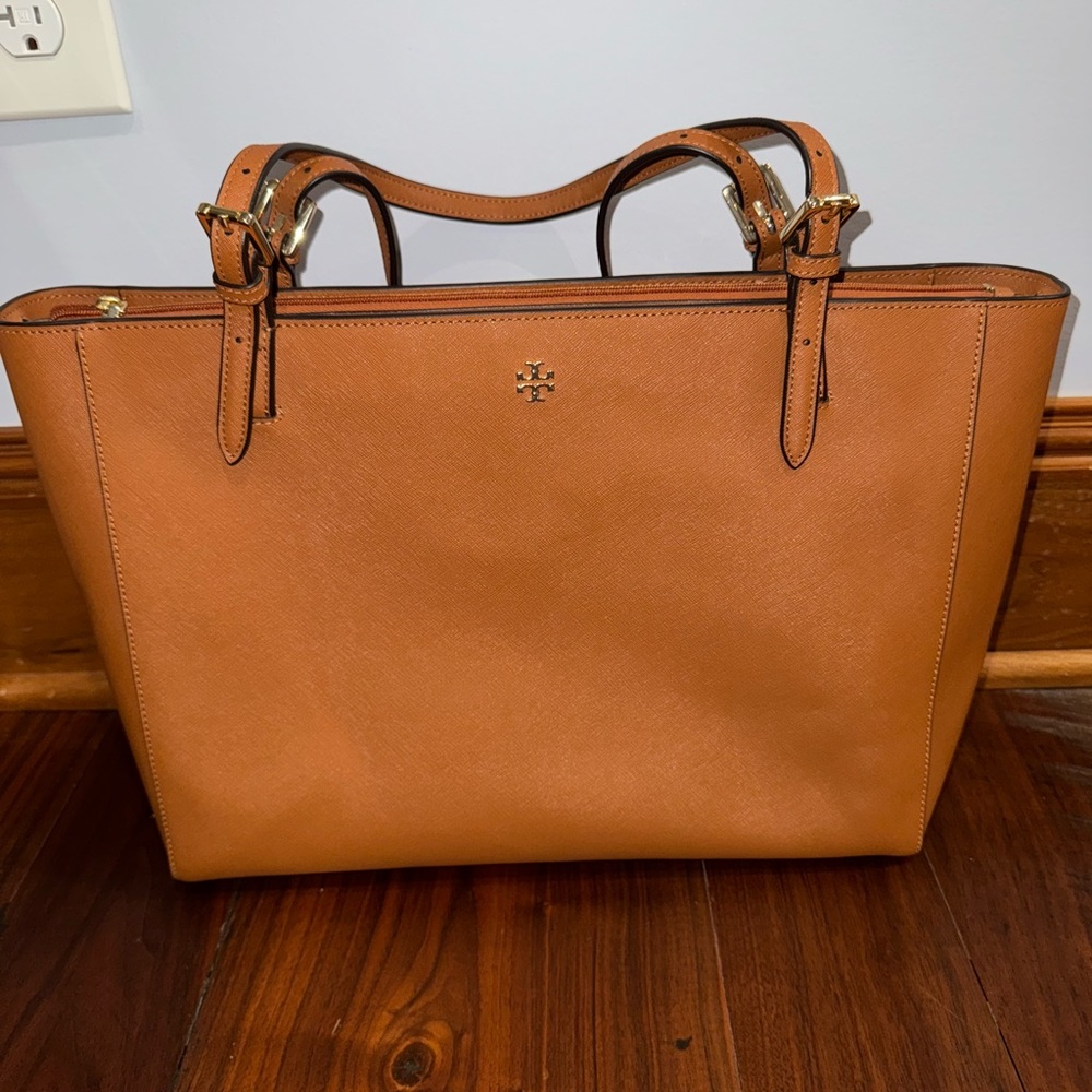 Tory Burch York Buckle Large Brown Tote w/ Duster Bag!!!!